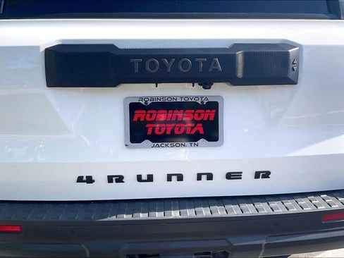 Used 2025 Toyota 4Runner TRD Off-Road Premium AWD/4WD image 8