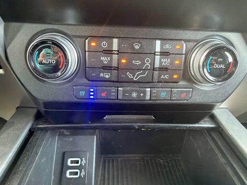 Used 2019 Ford F450 Platinum w/ Platinum Ultimate Package AWD/4WD image 27