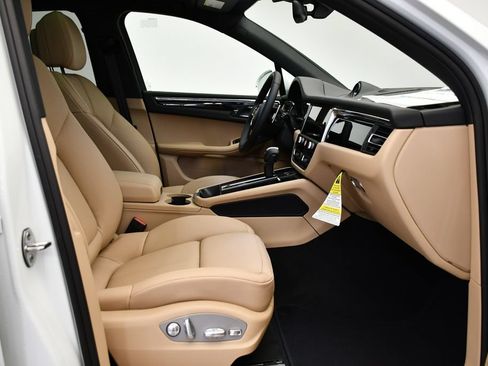 Certified 2026 Porsche Macan AWD/4WD image 50