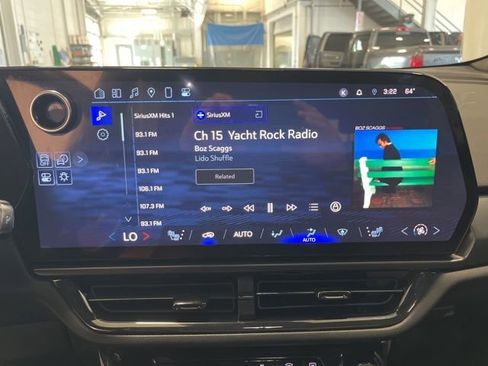 Used 2025 Chevrolet Equinox EV RS w/ LPO, All-Weather Mat Package FWD image 15