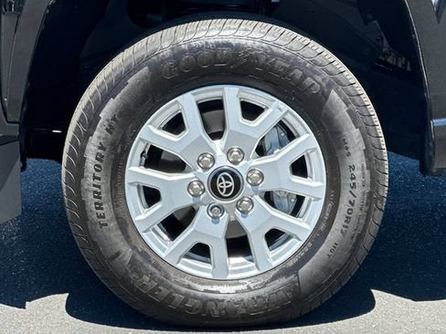 Used 2025 Toyota Tacoma SR5 RWD image 28
