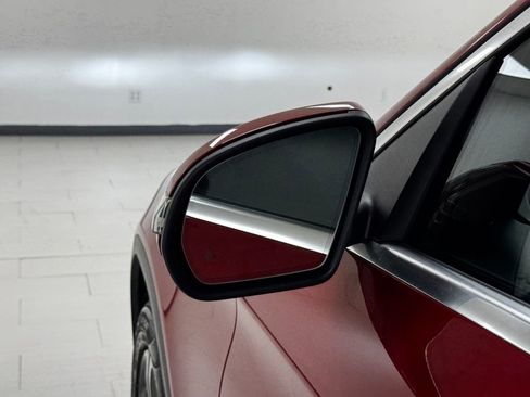 Used 2020 Mercedes-Benz GLC 300 4MATIC image 32