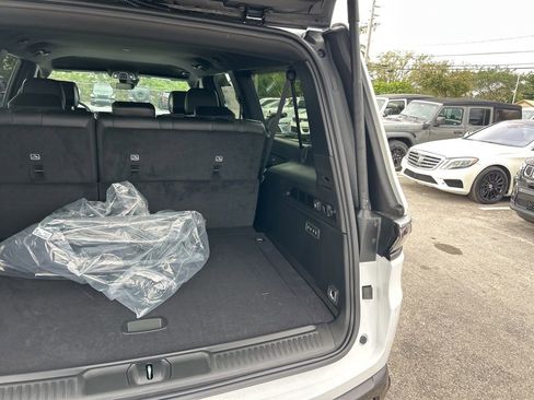 New 2026 Jeep Grand Wagoneer L 4WD image 33