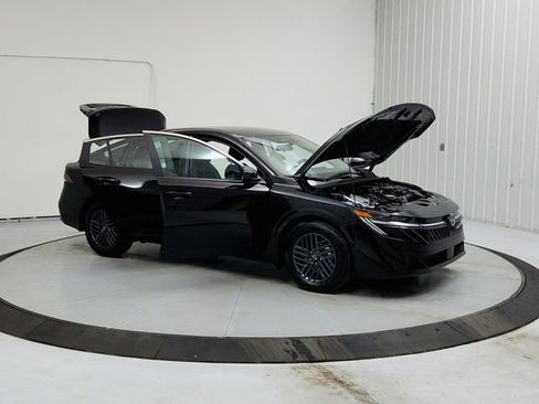 New 2026 Nissan Sentra SV w/ Floor Mat Package FWD image 9