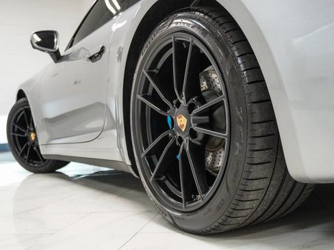 Used 2024 Porsche 911 Carrera RWD image 10