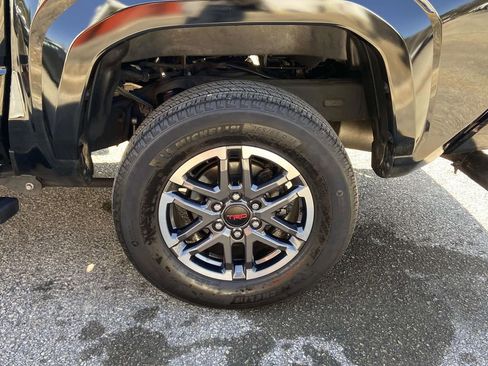 Used 2024 Toyota Tacoma TRD Sport w/ TRD Sport Upgrade Package image 8