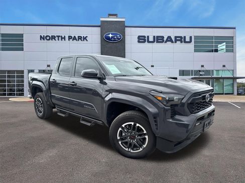 Used 2025 Toyota Tacoma TRD Sport RWD image 1