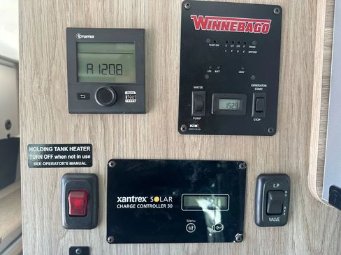 Used 2023 RAM ProMaster 3500 w/ Driver Convenience Group image 22