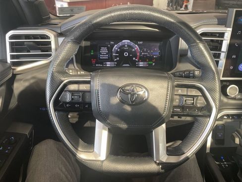Used 2024 Toyota Sequoia Platinum AWD/4WD image 20