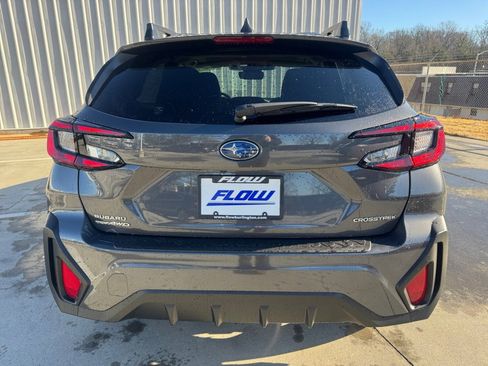 Used 2025 Subaru Crosstrek 2.0i Premium image 18