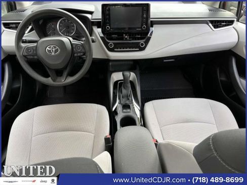 Used 2022 Toyota Corolla LE image 16