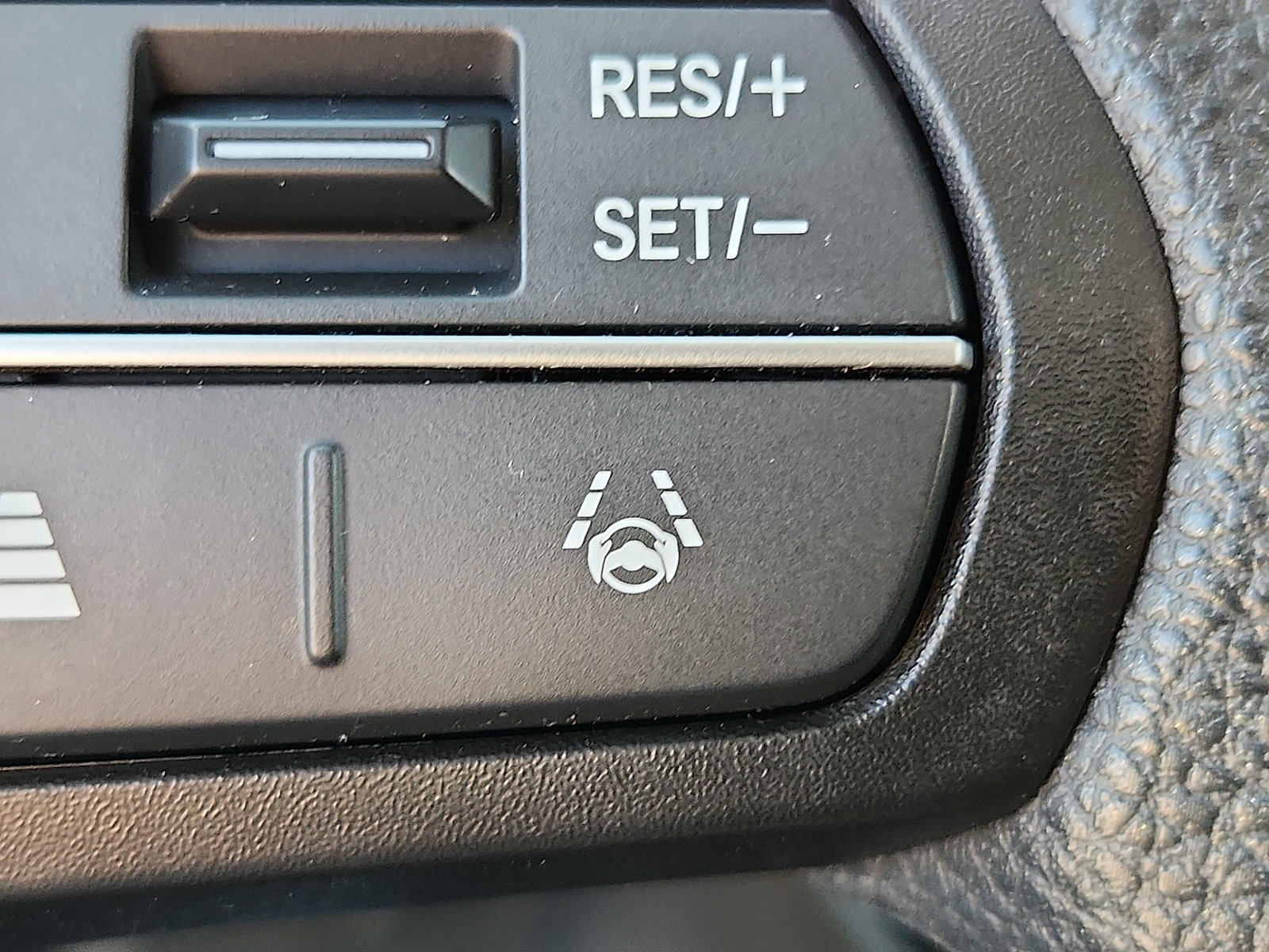 Used 2024 Honda HR-V LX image 25