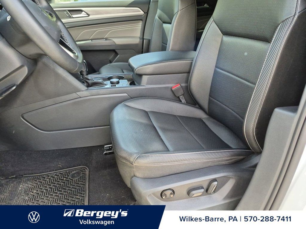 Used 2023 Volkswagen Atlas Cross Sport SE w/ Black Wheel Package AWD/4WD image 12