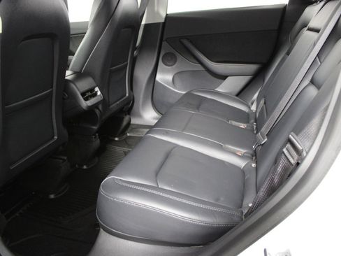 Used 2022 Tesla Model Y Performance AWD/4WD image 16