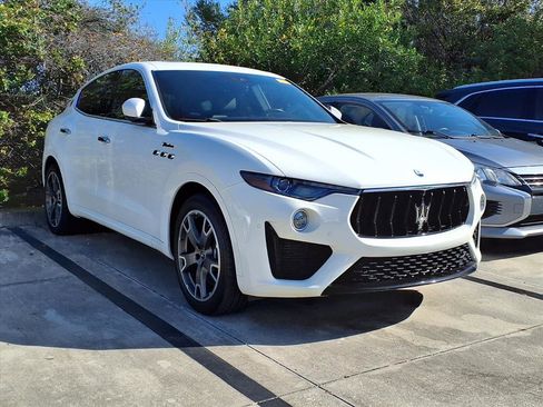 Used 2023 Maserati Levante Modena image 3