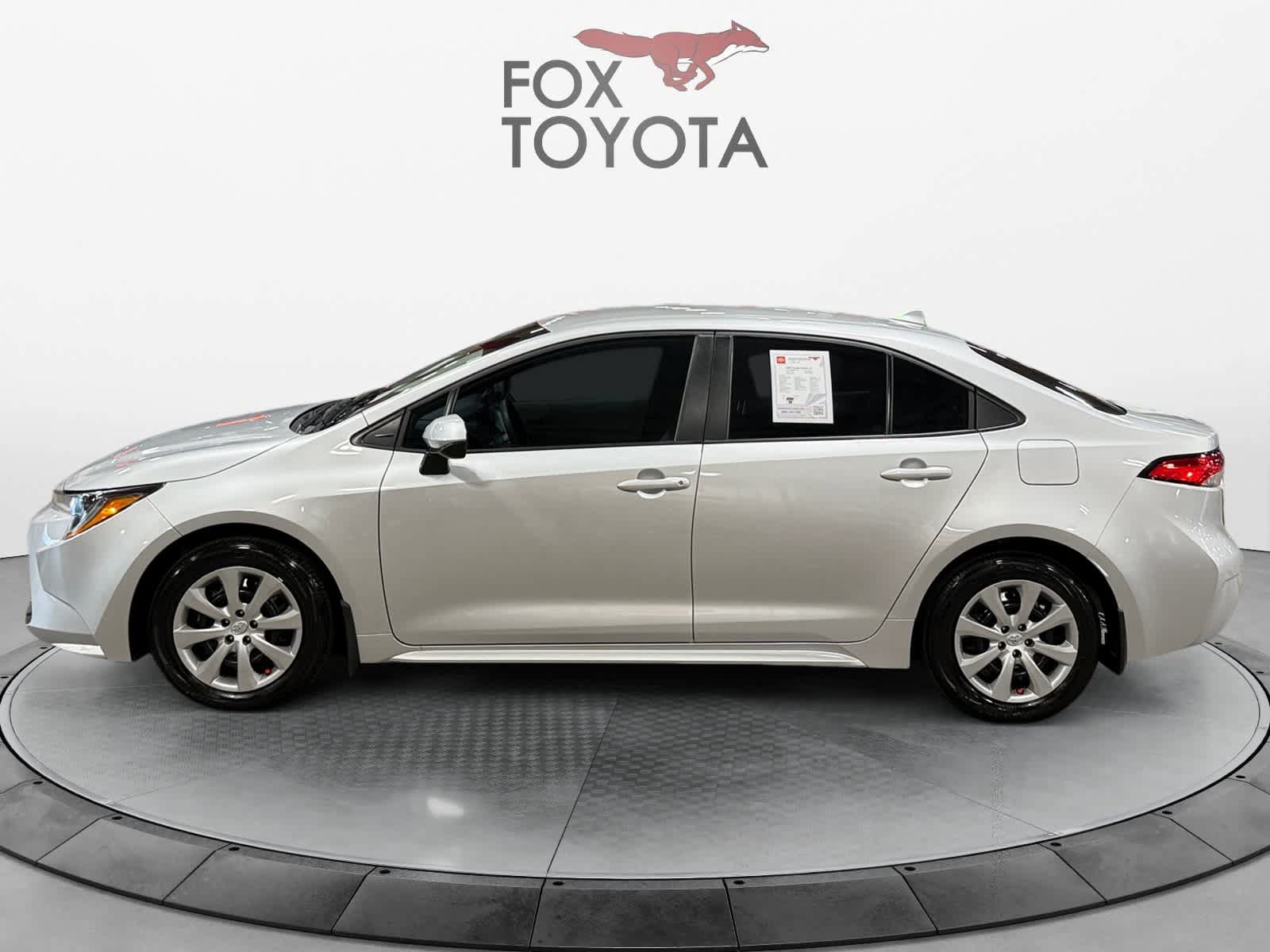 Used 2025 Toyota Corolla LE FWD image 3