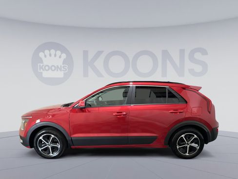 Used 2024 Kia Niro LX FWD image 7