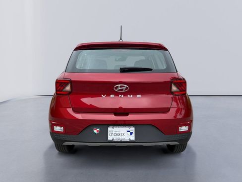 Used 2026 Hyundai Venue SE FWD image 4