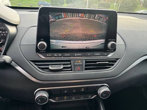 Used 2021 Nissan Altima 2.5 SV FWD image 12