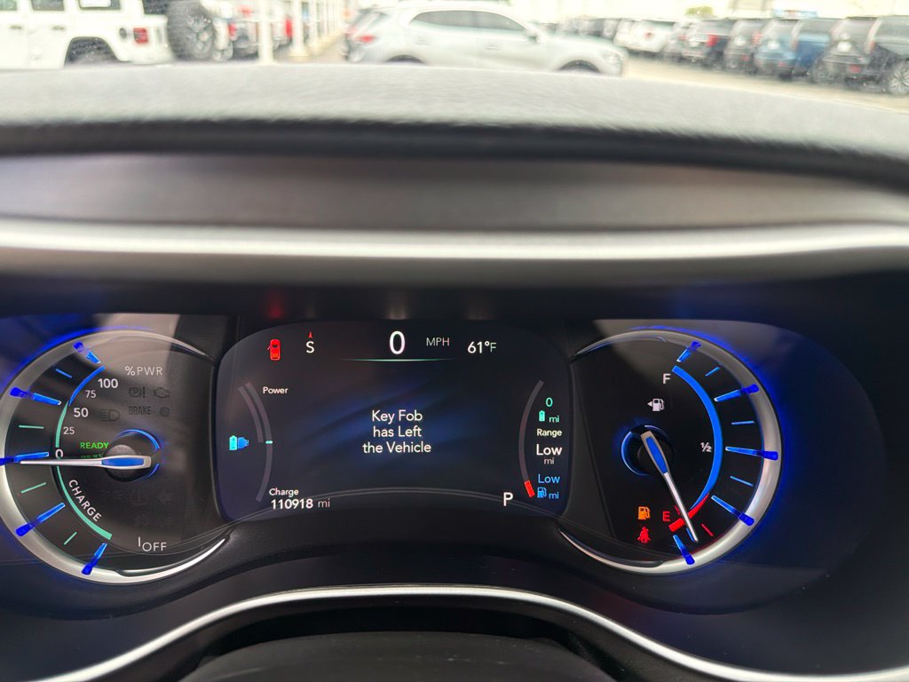 Used 2021 Chrysler Pacifica Touring-L FWD image 24