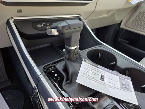 New 2026 Kia Carnival EX FWD image 11