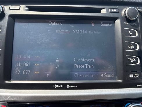 Used 2015 Toyota Highlander Limited w/ Driver Technology Package FWD image 17