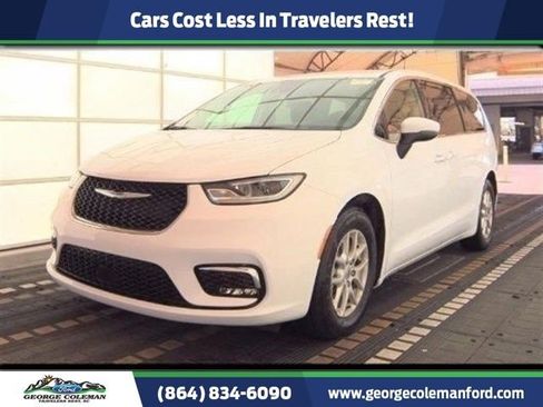 Used 2023 Chrysler Pacifica Touring-L FWD image 1