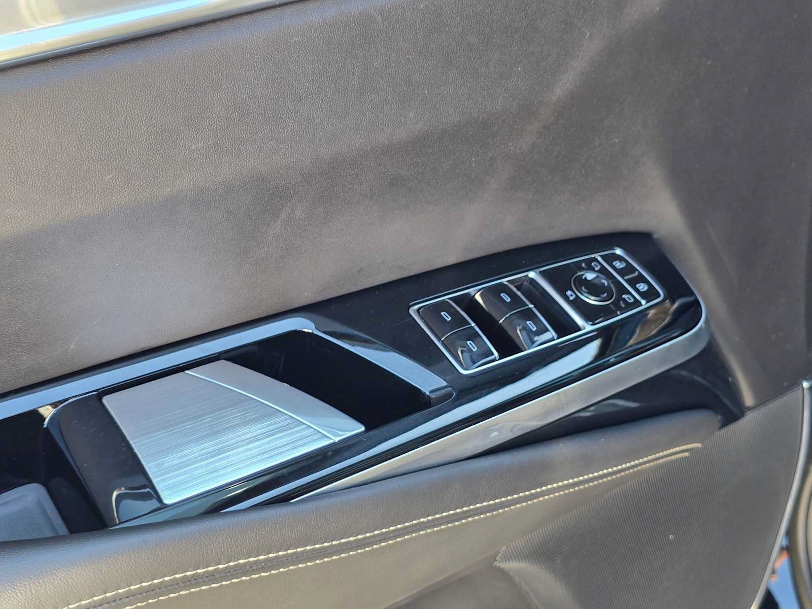 Used 2025 Cadillac Escalade V AWD/4WD image 30