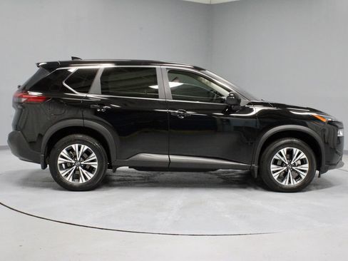 Certified 2023 Nissan Rogue SV FWD image 5