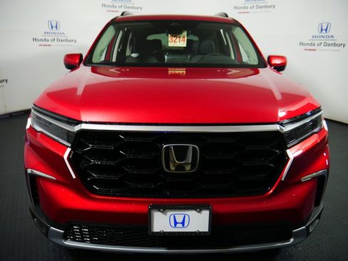 New 2026 Honda Pilot Touring image 2