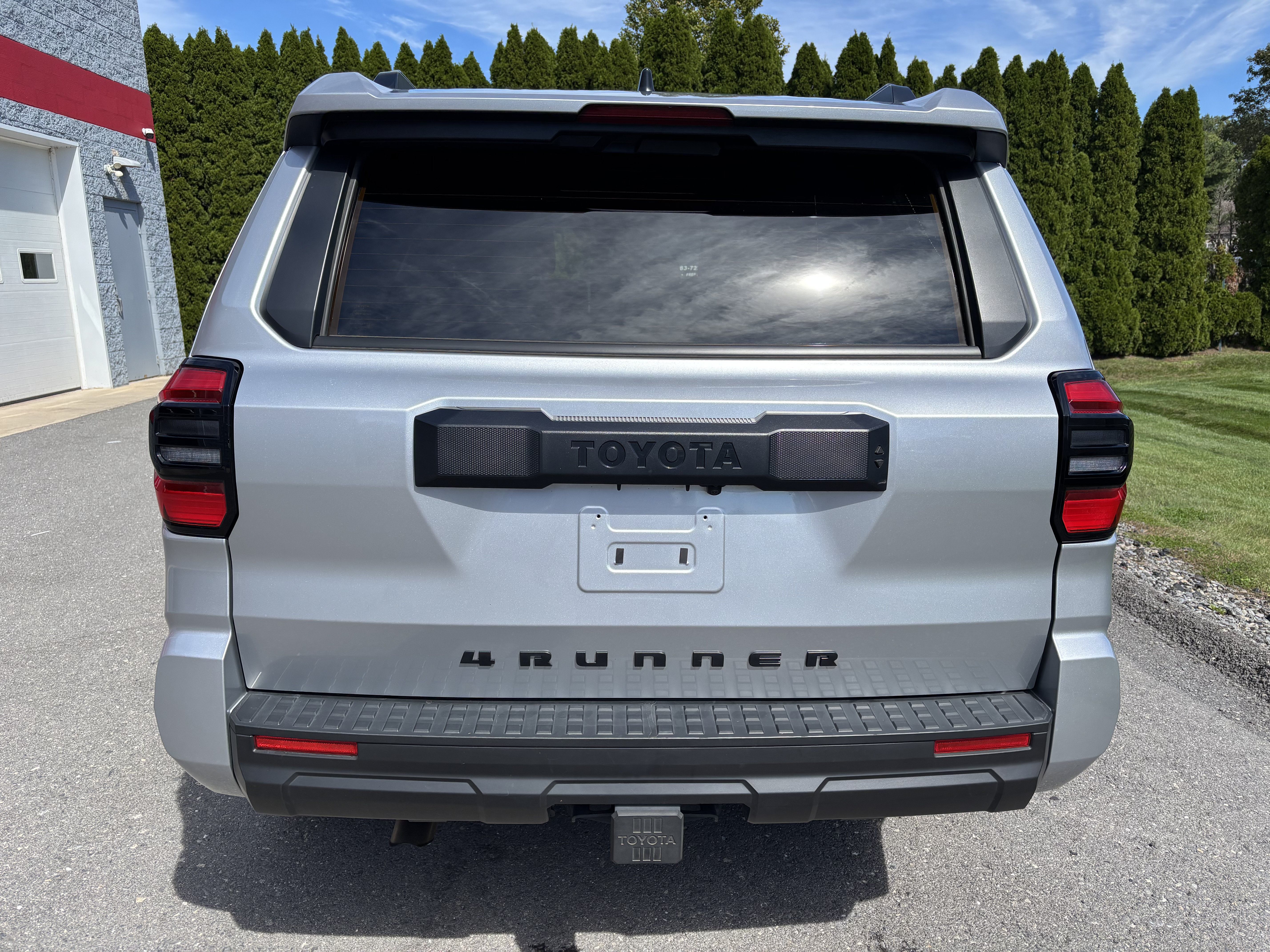 Used 2025 Toyota 4Runner SR5 AWD/4WD image 4