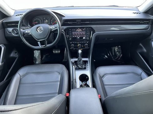 Used 2020 Volkswagen Passat 2.0T R-Line image 23