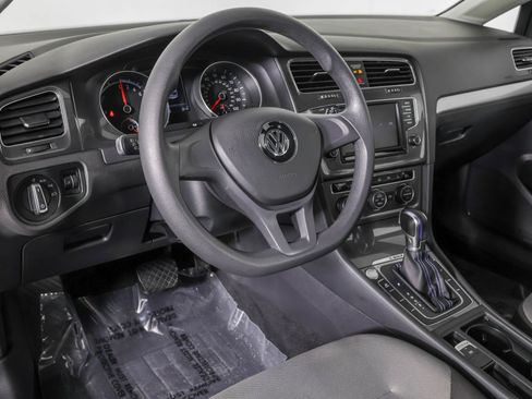 Used 2016 Volkswagen e-Golf SE w/ DC Fast Charging Package FWD image 4
