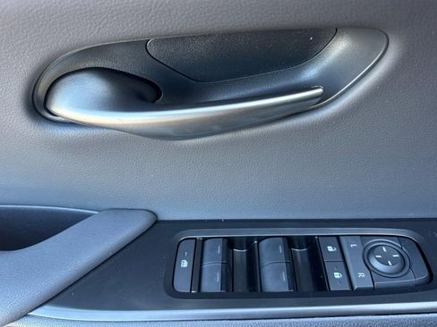 New 2026 Lexus UX 300h FWD image 13