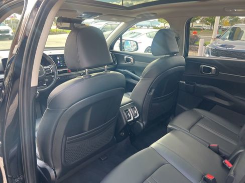 Certified 2025 Kia Sorento S w/ Panoramic Sunroof Package image 10