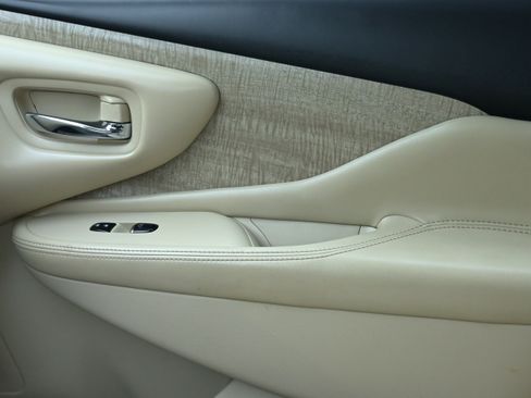 Used 2019 Nissan Murano SL image 27