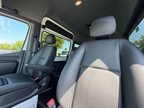 Used 2025 Mercedes-Benz Sprinter 2500 image 20