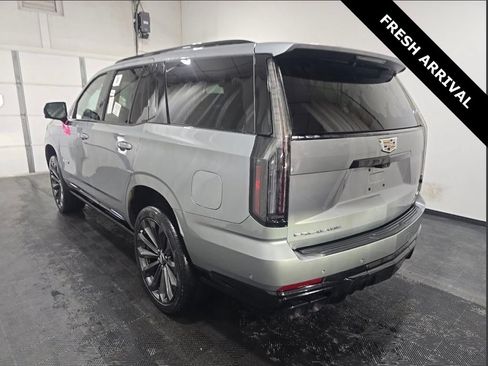 Used 2025 Cadillac Escalade V AWD/4WD image 2