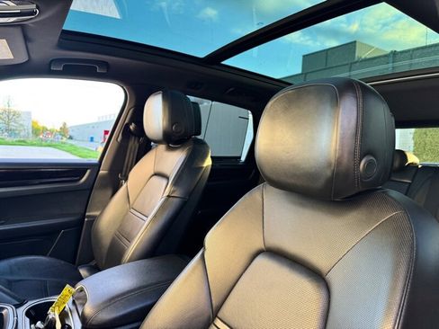 Used 2019 Porsche Cayenne S AWD/4WD image 19