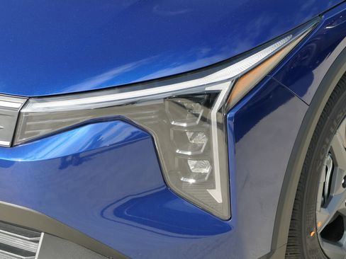 New 2025 Kia K4 LXS image 8