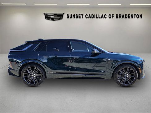 New 2026 Cadillac Lyriq V AWD/4WD image 8