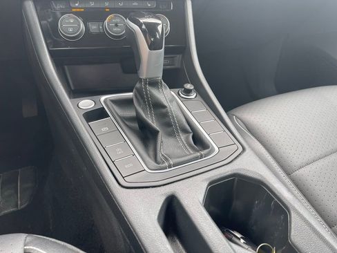 Used 2024 Volkswagen Jetta SE image 16