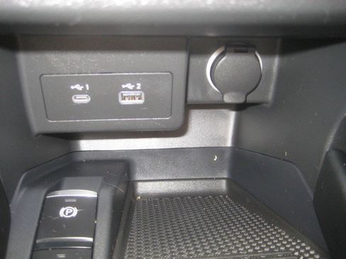 Used 2023 Nissan Kicks SV FWD image 16