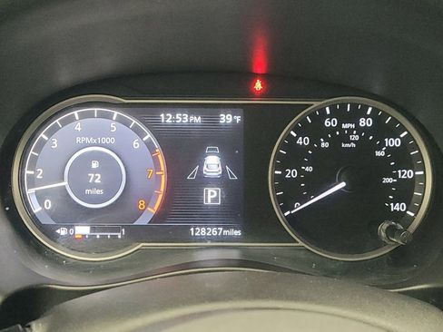 Used 2018 Nissan Kicks SV image 23