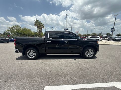 Used 2023 Chevrolet Silverado 1500 LTZ AWD/4WD image 4