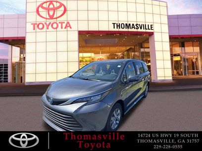 New 2025 Toyota Sienna XLE
