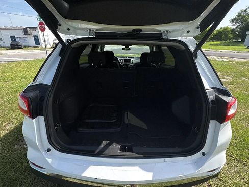 Used 2019 Chevrolet Equinox LT w/ Driver Convenience Package FWD image 10