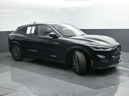 Used 2024 Ford Mustang Mach-E Premium AWD/4WD image 34