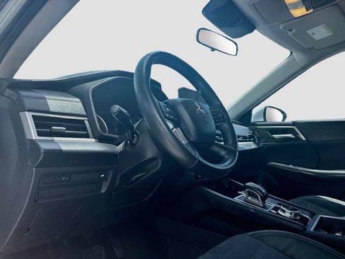 Used 2022 Mitsubishi Outlander SE FWD image 10