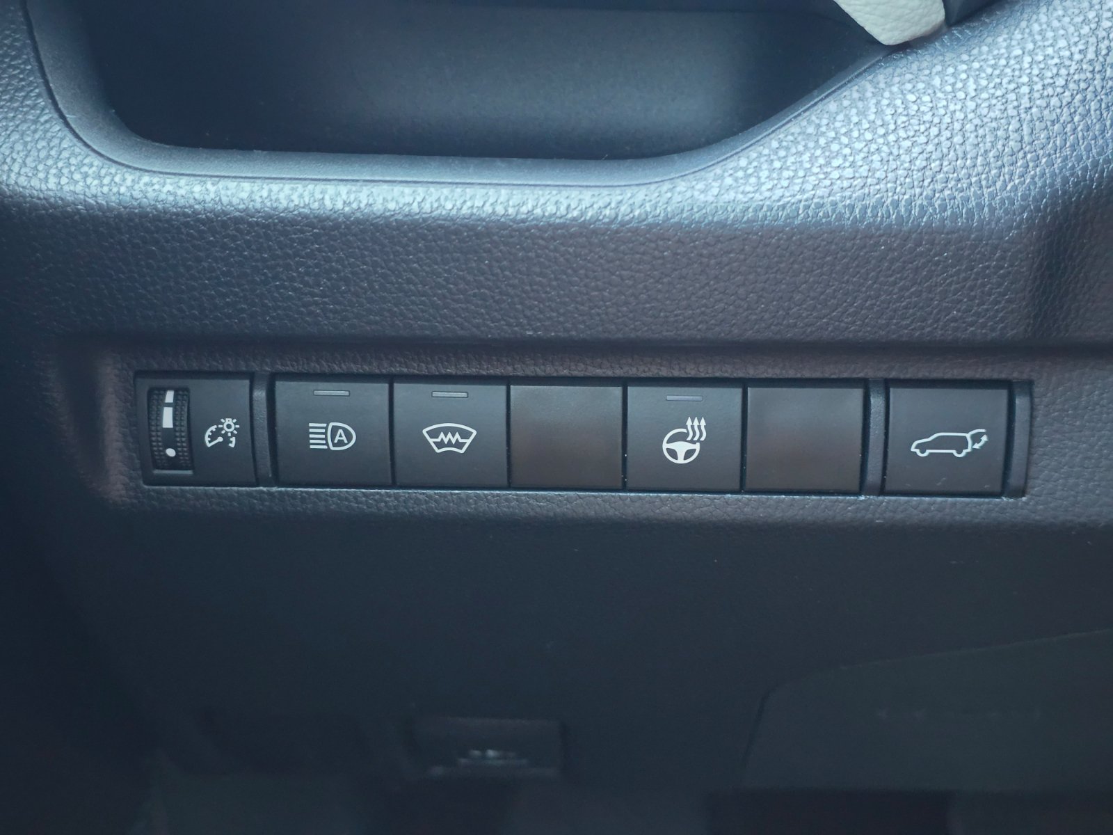 Used 2023 Toyota RAV4 XLE w/ Convenience Package AWD/4WD image 20